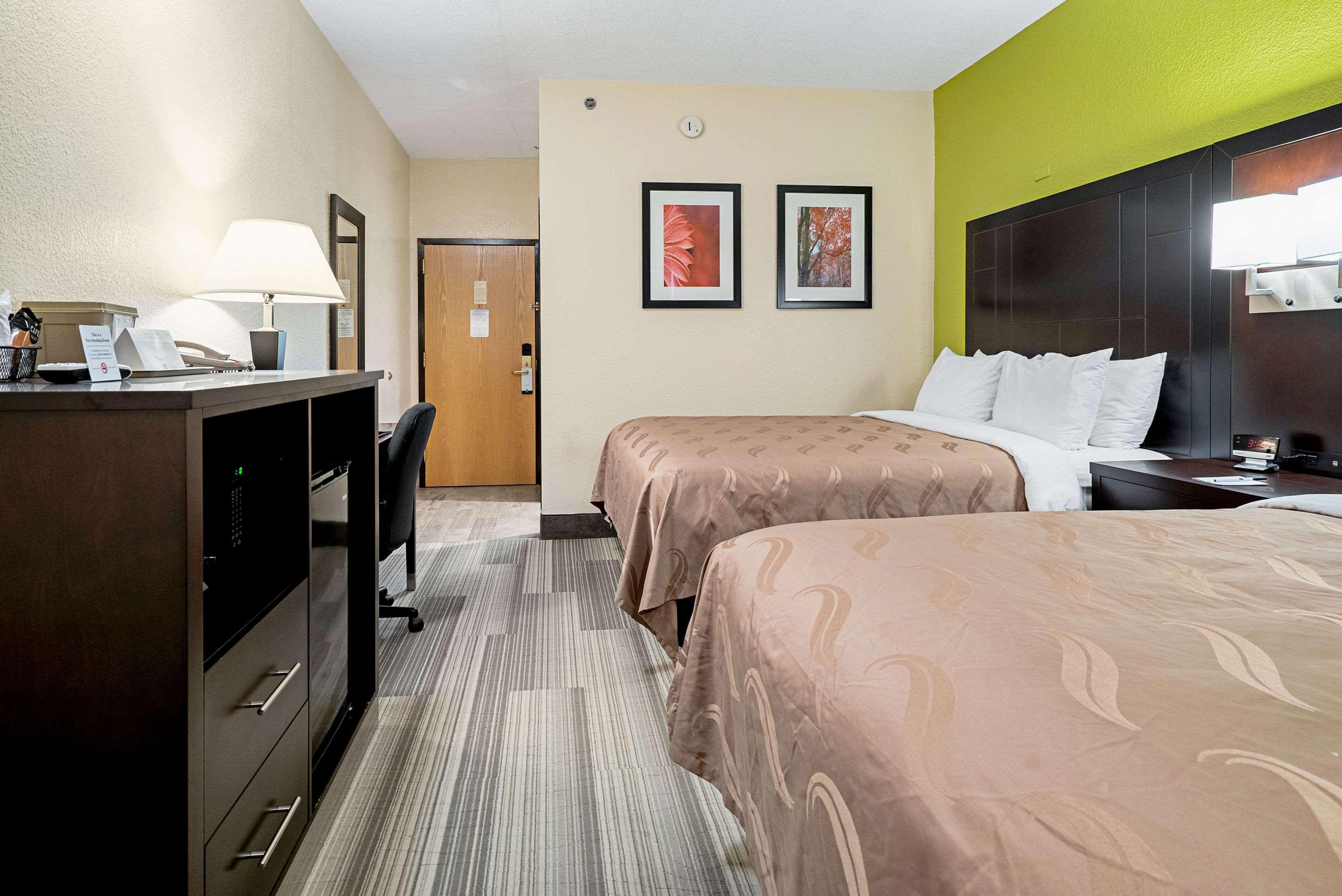 Quality Inn & Suites Robbinsville Exterior photo
