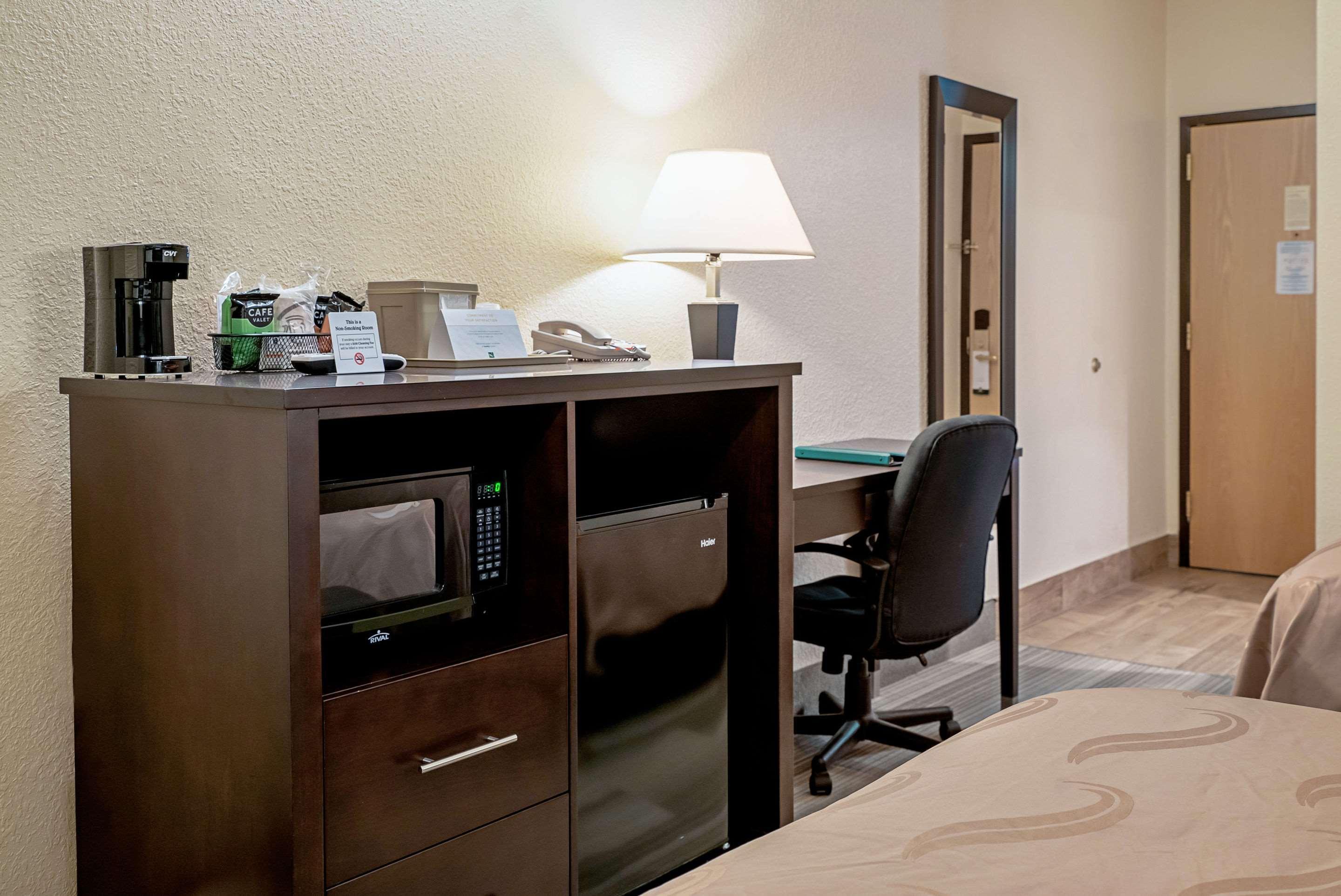 Quality Inn & Suites Robbinsville Exterior photo
